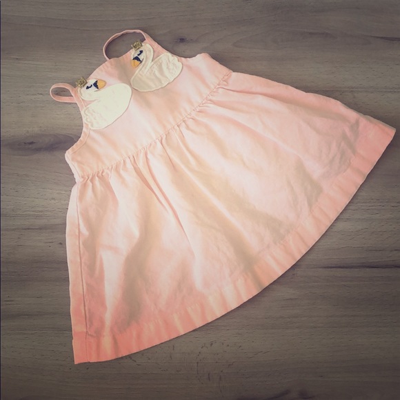 Pink swan dress - Picture 1 of 5